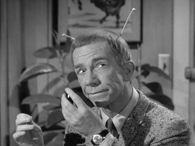 cnsmovtv_myfavoritemartian_gone_03.jpg